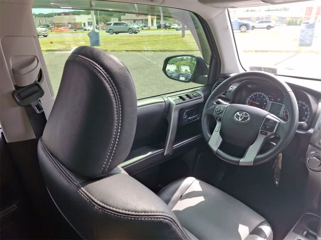 Thumbnail: 2019 Toyota 4Runner - 15