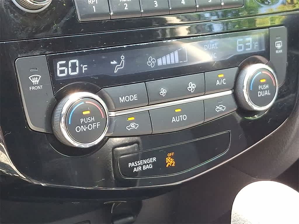 Thumbnail: 2015 Nissan Rogue - 19