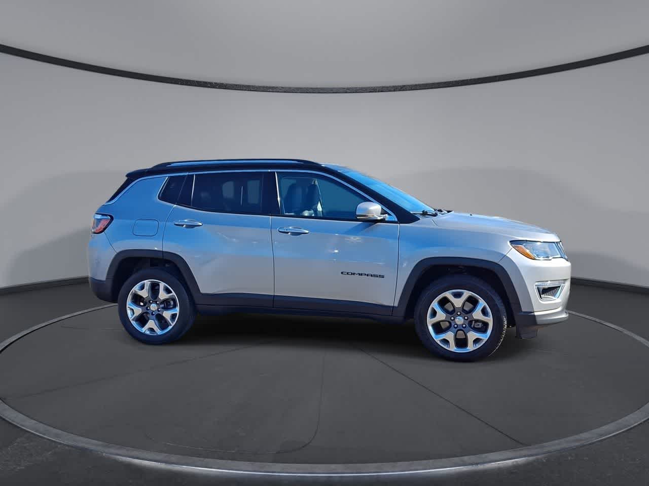 Thumbnail: 2021 Jeep Compass - 9