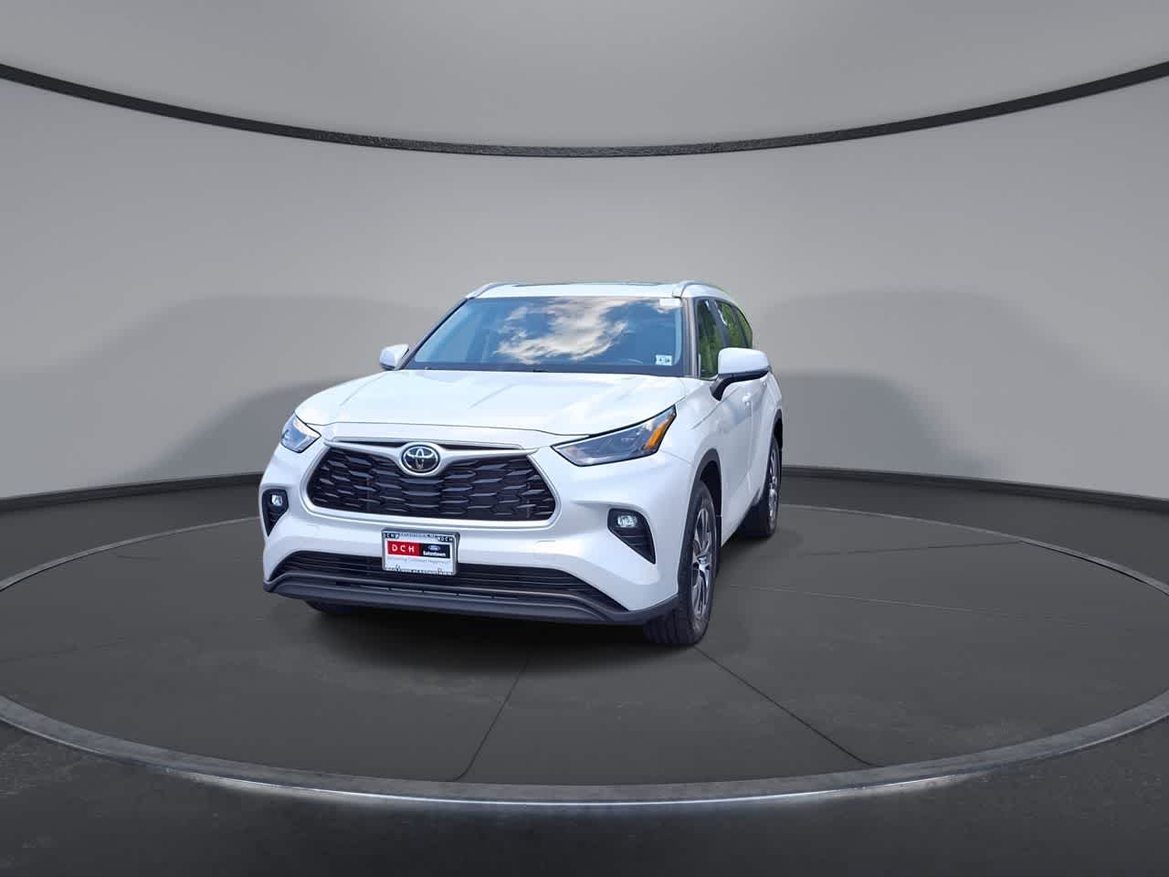 Thumbnail: 2023 Toyota Highlander - 3