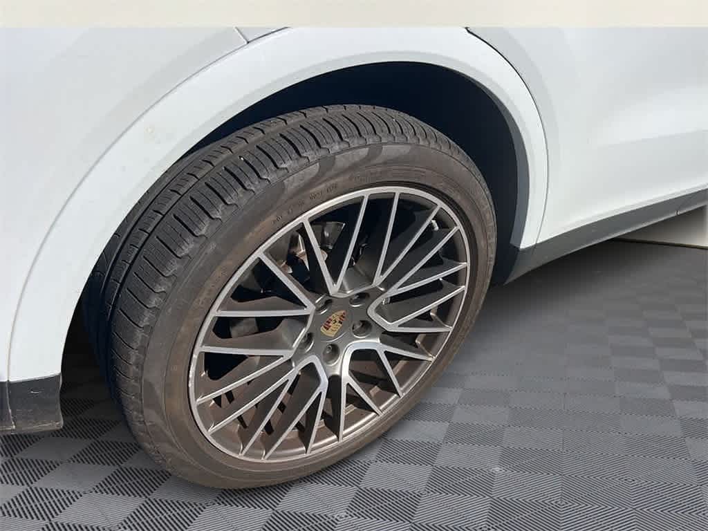 Thumbnail: 2022 Porsche Cayenne - 5