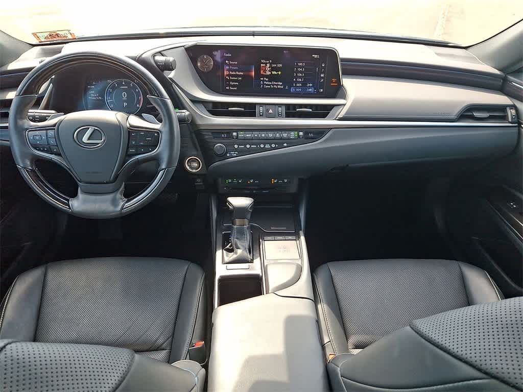 Thumbnail: 2019 Lexus ES - 10