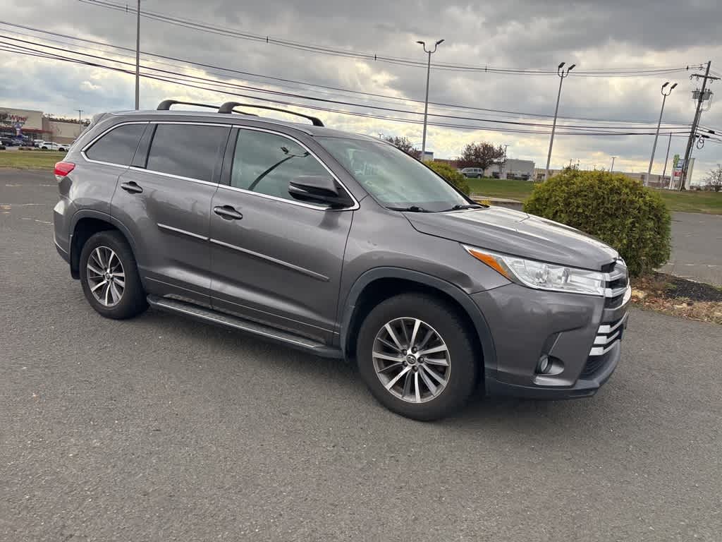 Thumbnail: 2018 Toyota Highlander - 9