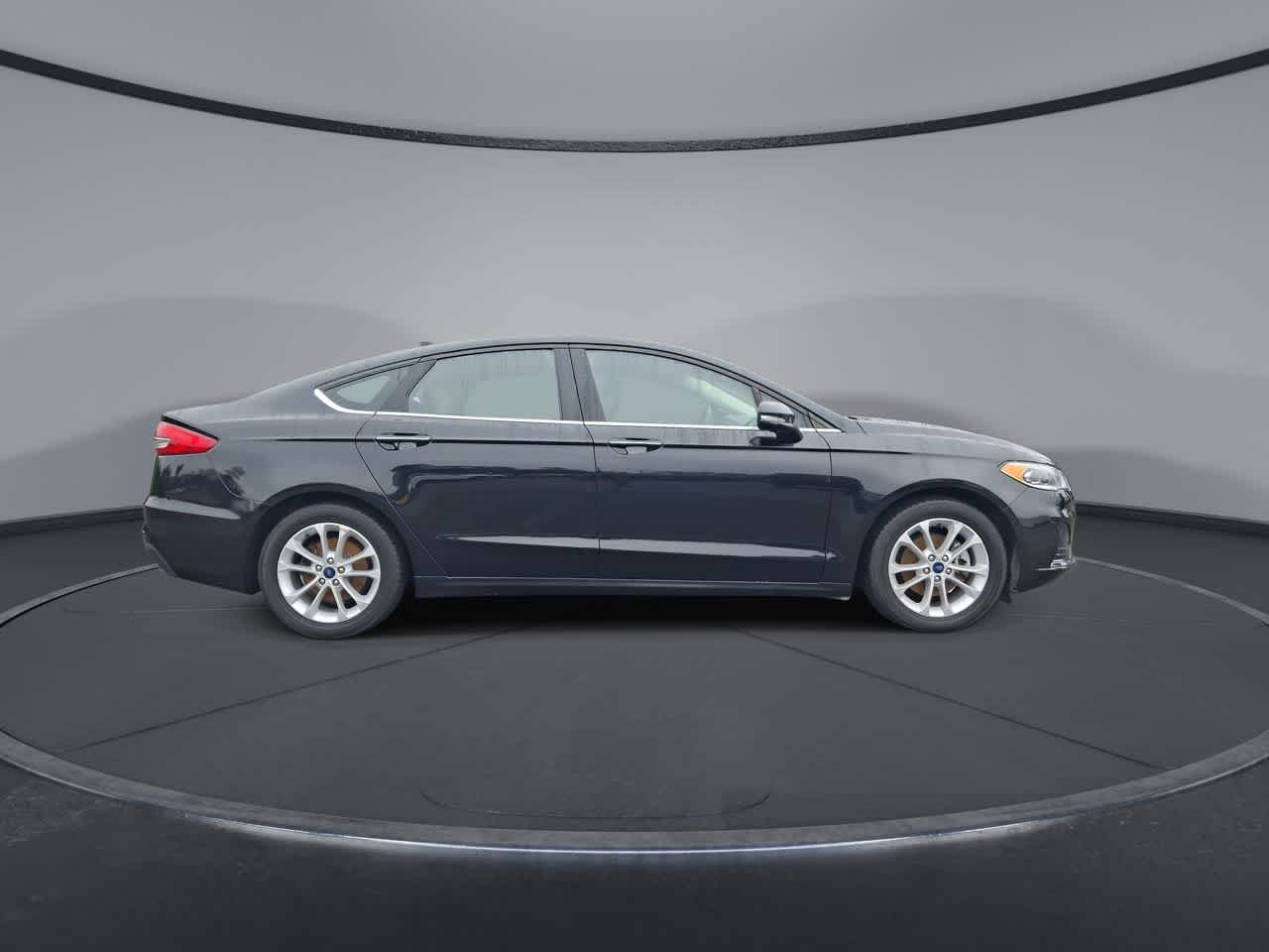 Thumbnail: 2020 Ford Fusion - 9