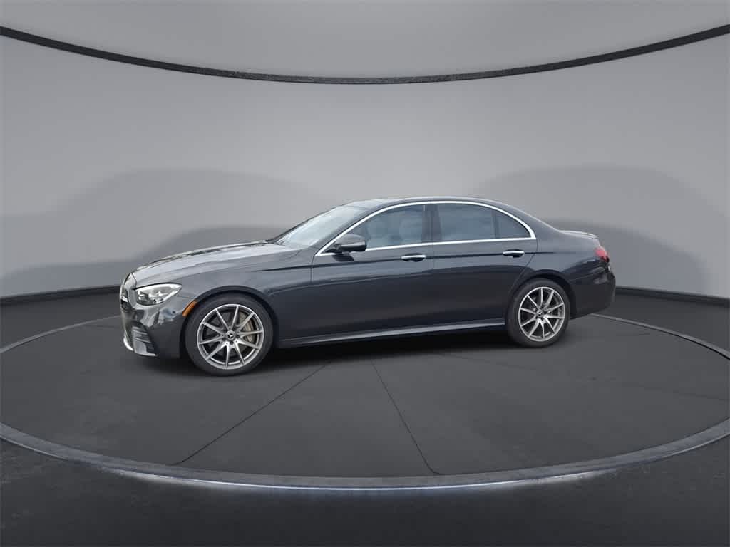 Thumbnail: 2022 Mercedes-Benz E-Class - 4