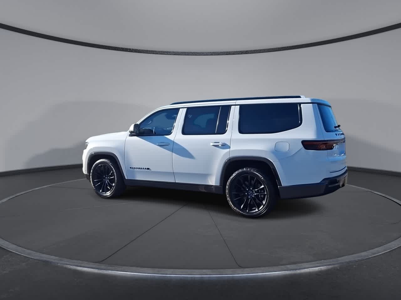 Thumbnail: 2022 Jeep Wagoneer - 6