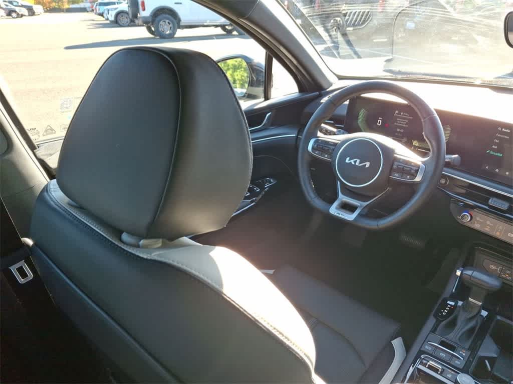 Thumbnail: 2025 Kia K5 - 15