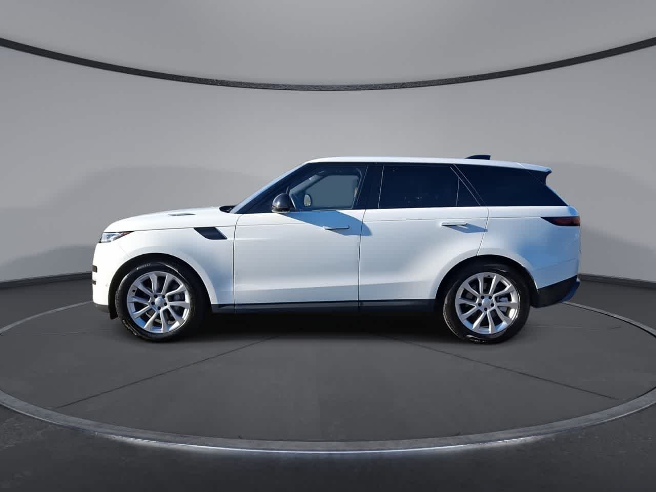 Thumbnail: 2025 Land Rover Range Rover Sport - 5
