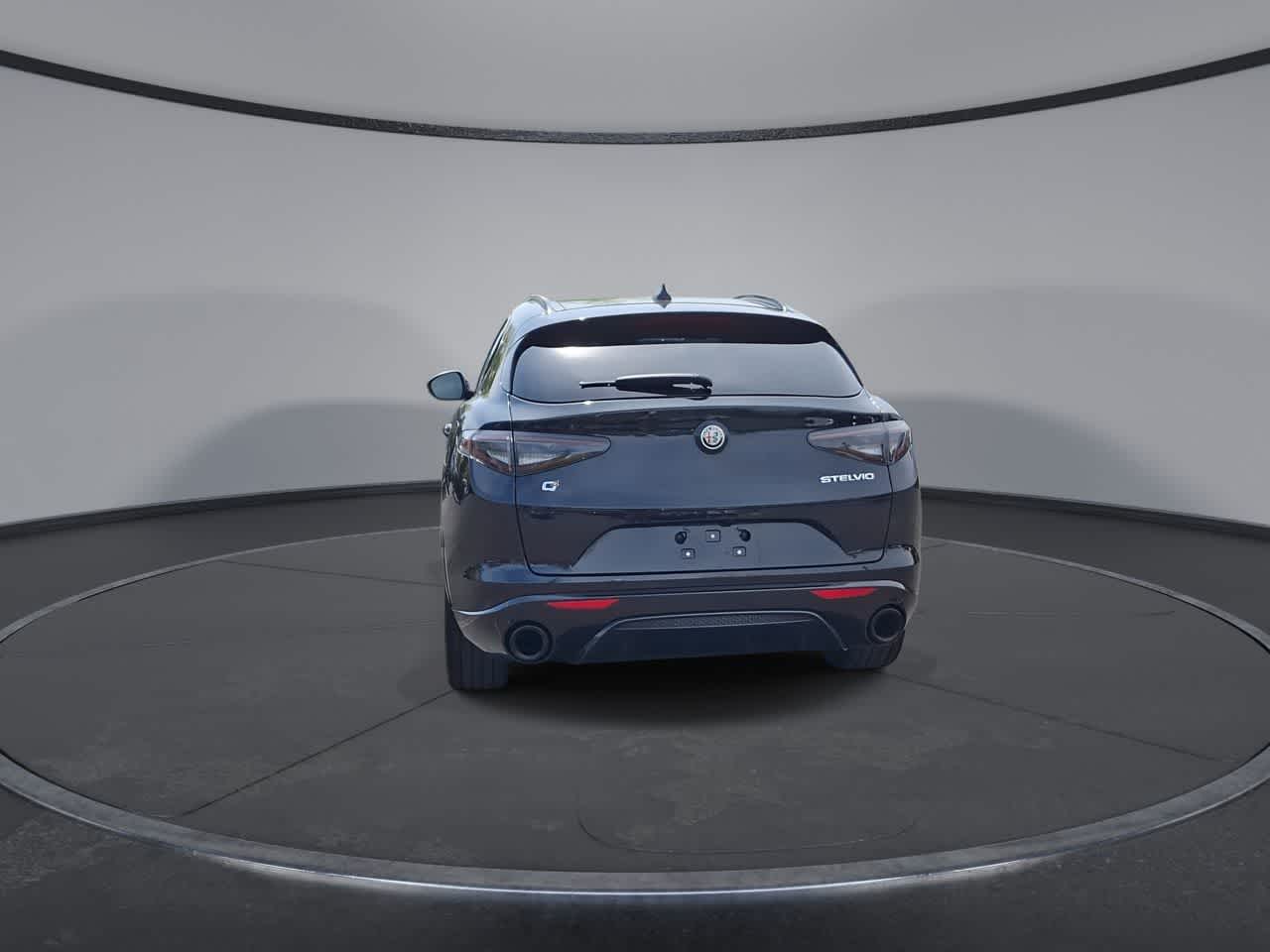Thumbnail: 2024 Alfa Romeo Stelvio - 7