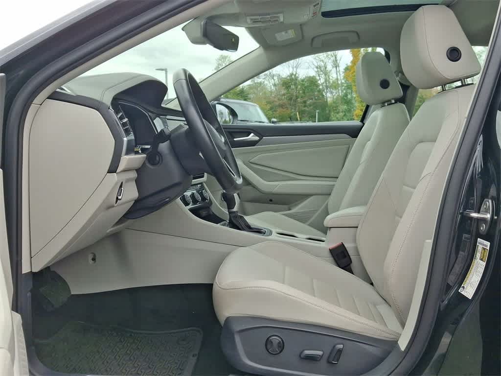 Thumbnail: 2023 Volkswagen Jetta - 17