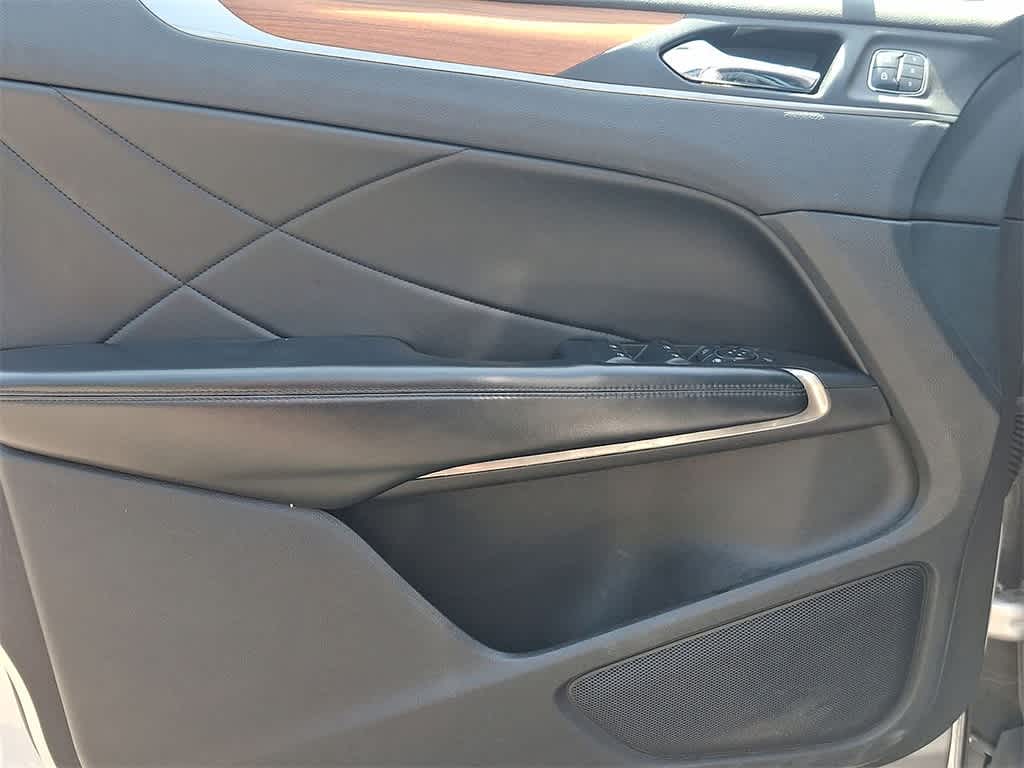 Thumbnail: 2016 Lincoln MKC - 16