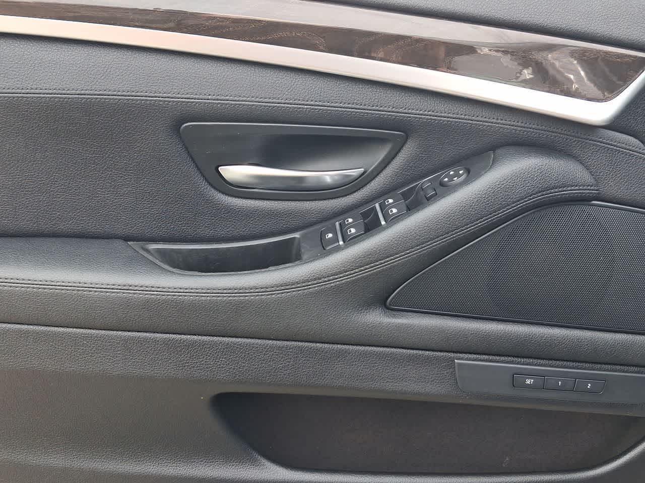 Thumbnail: 2016 BMW 5 Series - 16