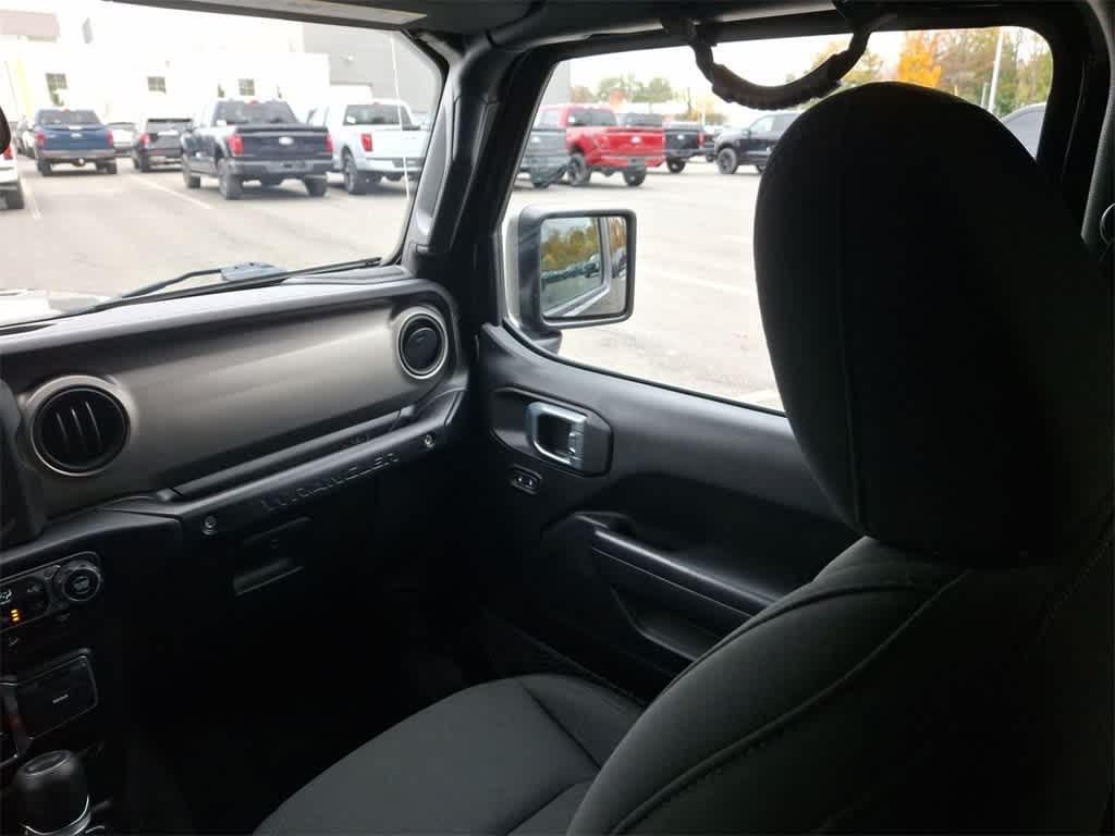 Thumbnail: 2021 Jeep Wrangler - 11