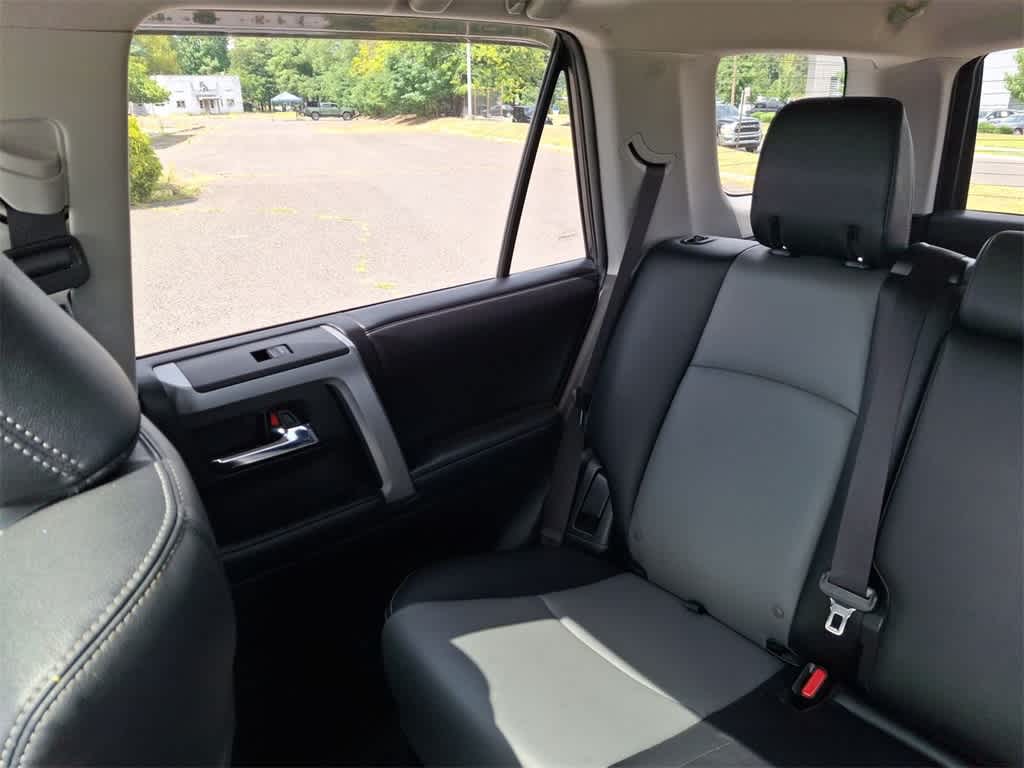 Thumbnail: 2019 Toyota 4Runner - 12