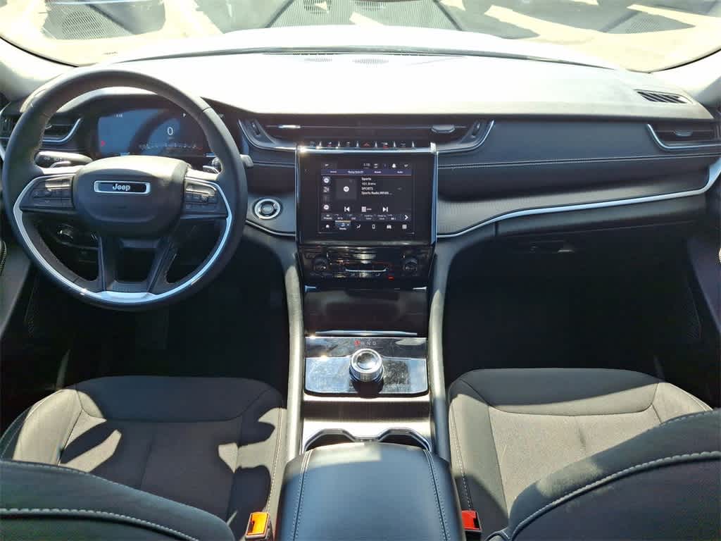 Thumbnail: 2023 Jeep Grand Cherokee - 10