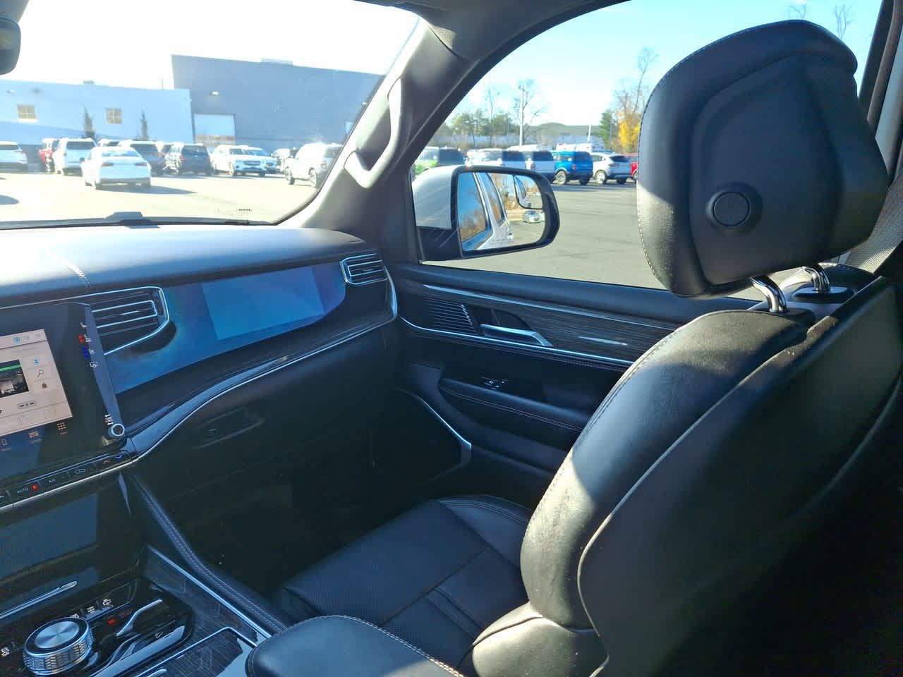 Thumbnail: 2022 Jeep Wagoneer - 11