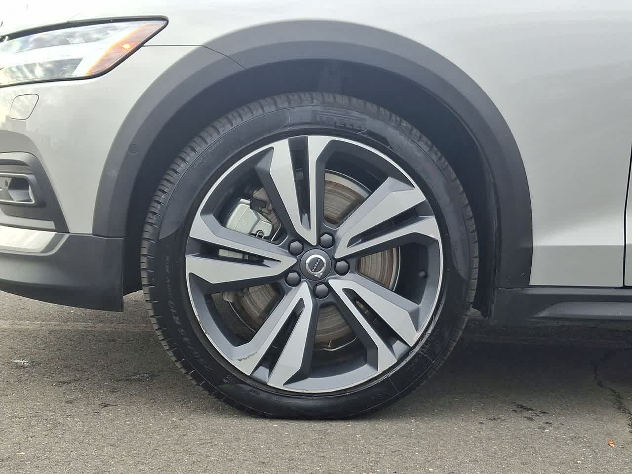 Thumbnail: 2025 Volvo S60 - 29