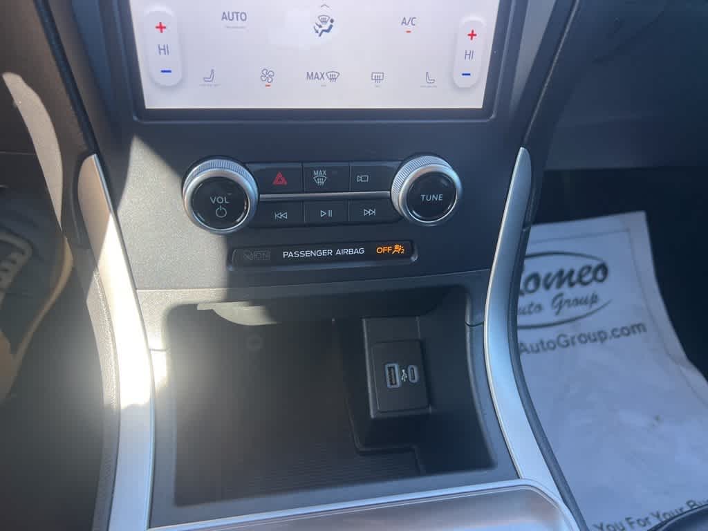 Thumbnail: 2024 Ford Edge - 21