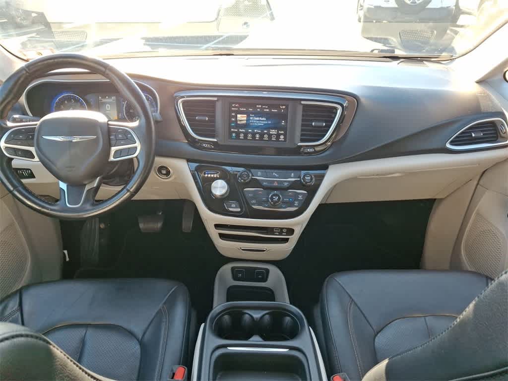 Thumbnail: 2019 Chrysler Pacifica - 10