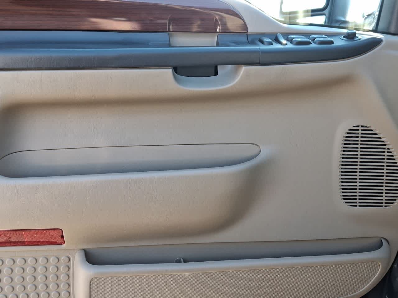 Thumbnail: 2006 Ford F-350 - 16