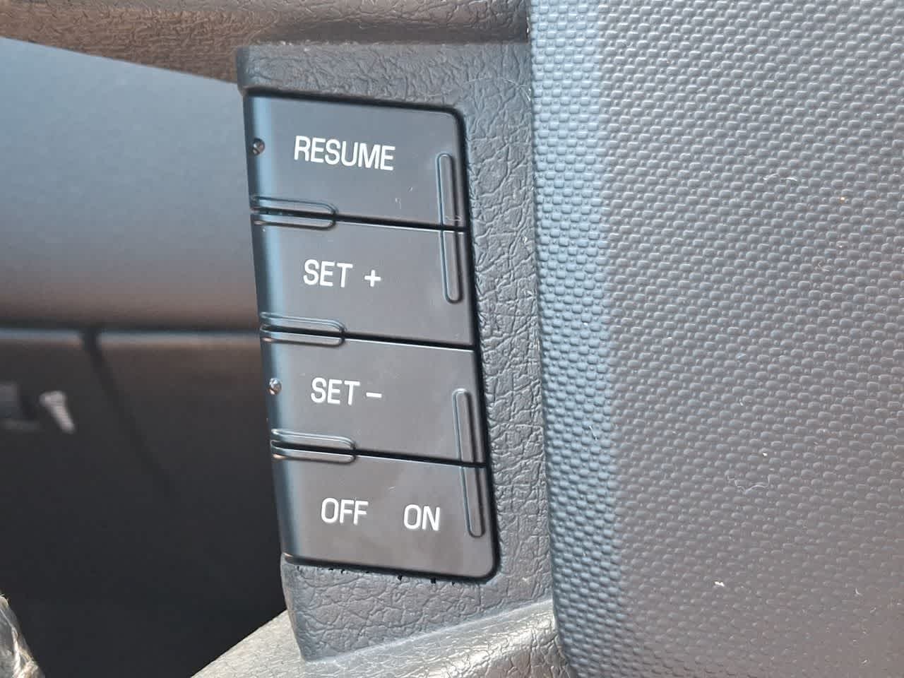 Thumbnail: 2010 Ford Edge - 22