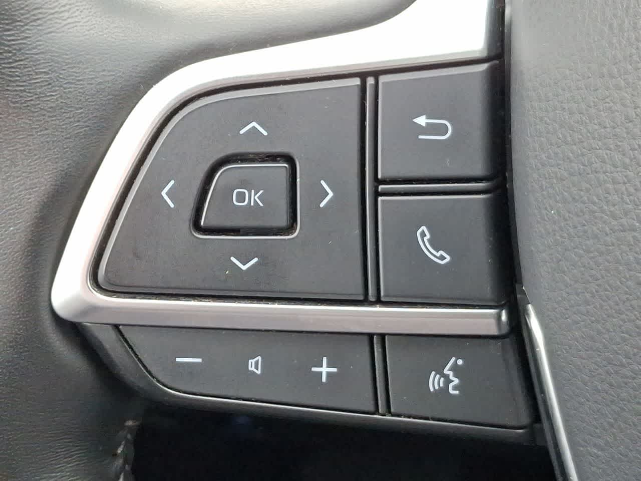 Thumbnail: 2021 Toyota Highlander - 23