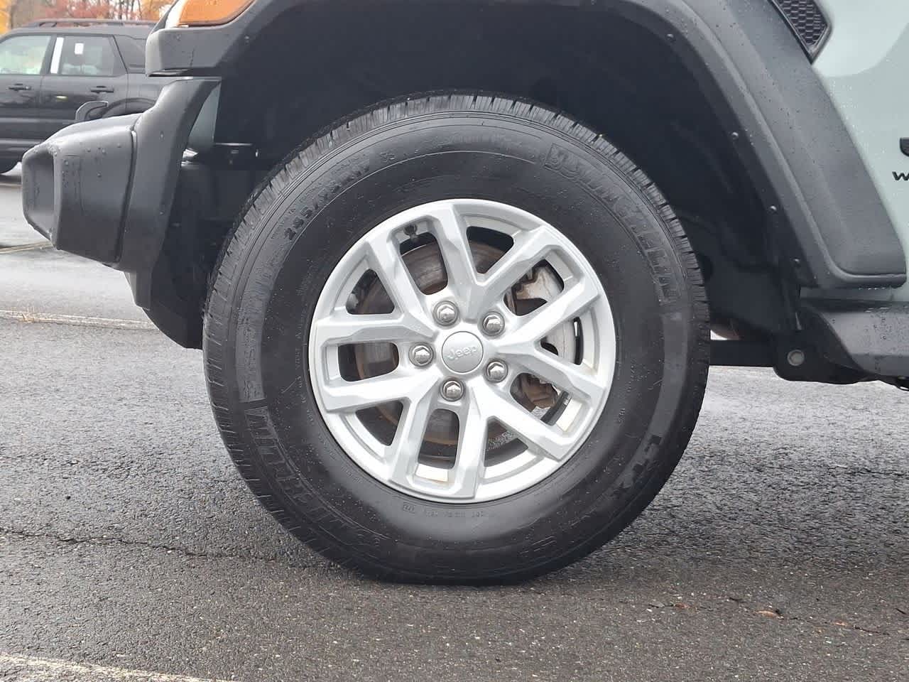 Thumbnail: 2023 Jeep Wrangler - 29