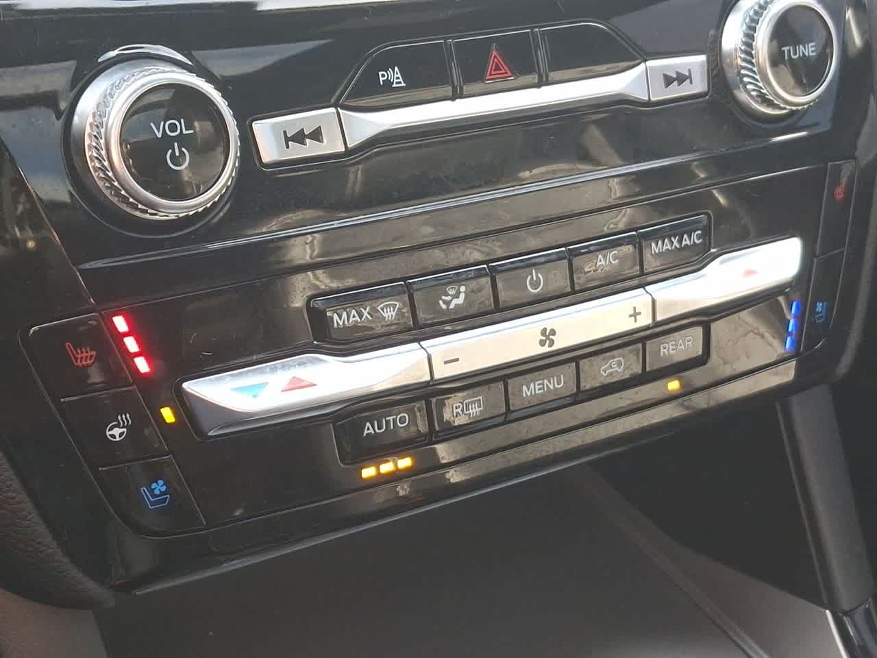 Thumbnail: 2023 Ford Explorer - 25