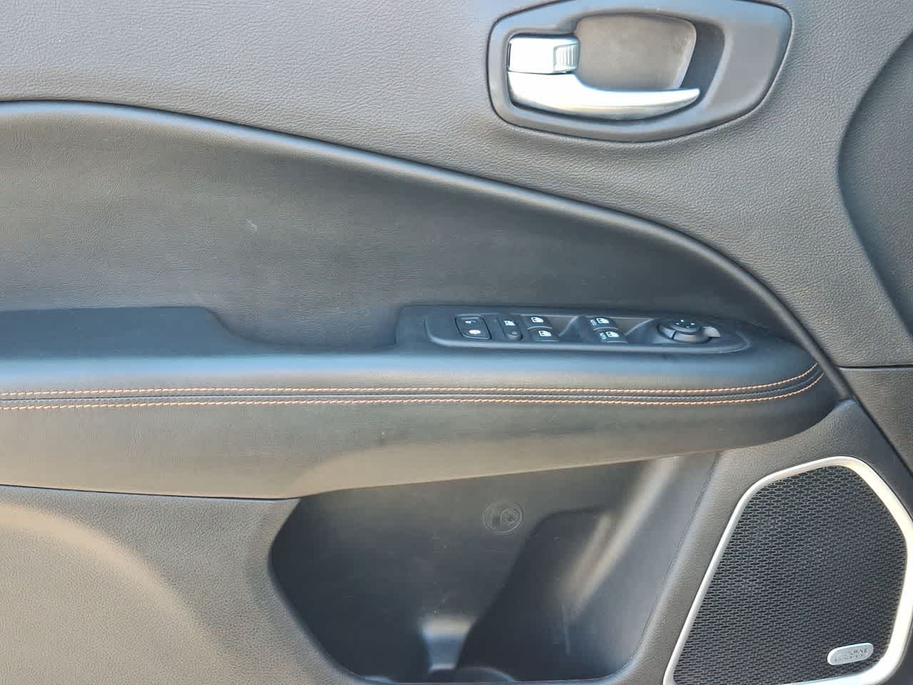 Thumbnail: 2021 Jeep Compass - 16