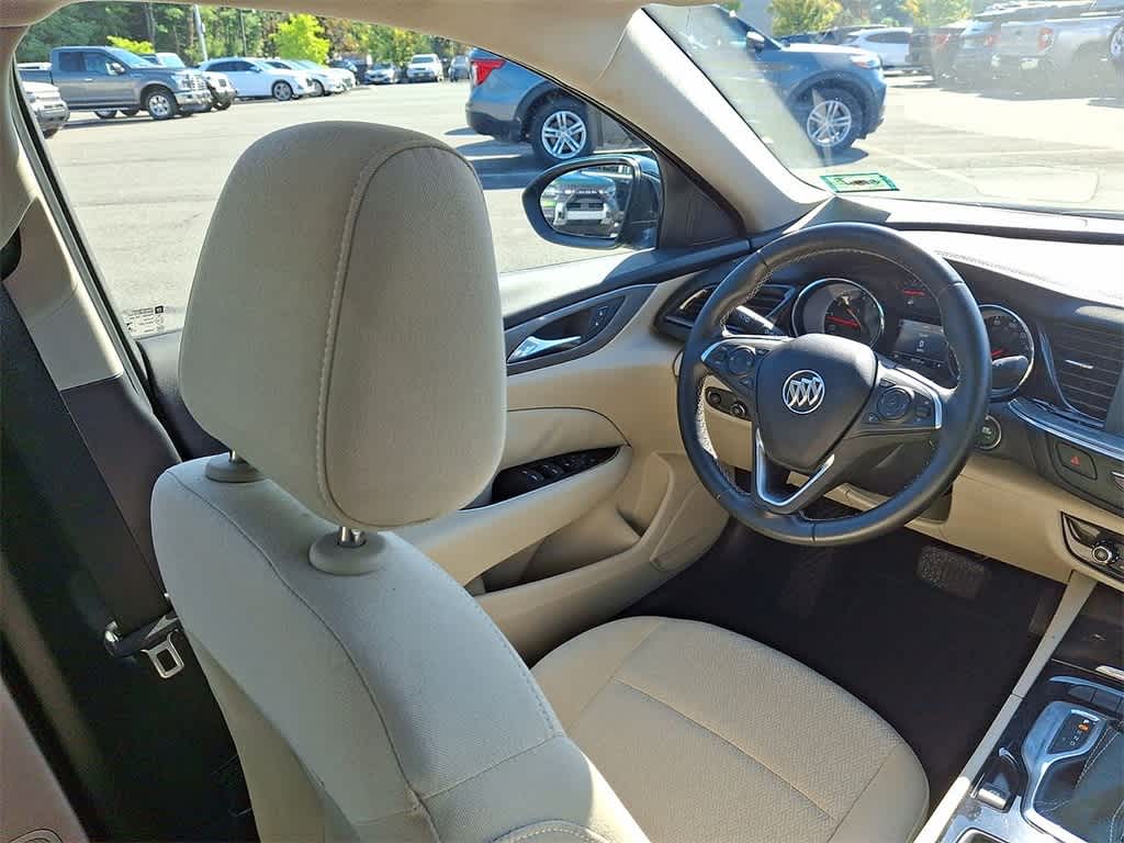 Thumbnail: 2018 Buick Regal - 15