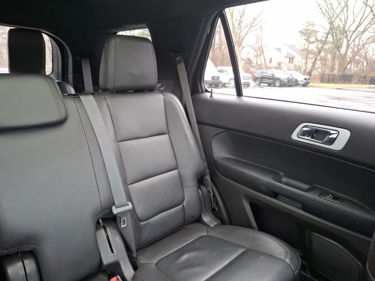 Thumbnail: 2015 Ford Explorer - 14