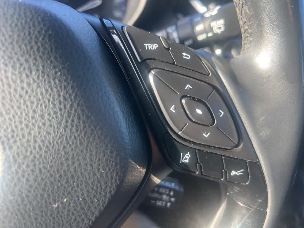 Thumbnail: 2018 Toyota C-HR - 16