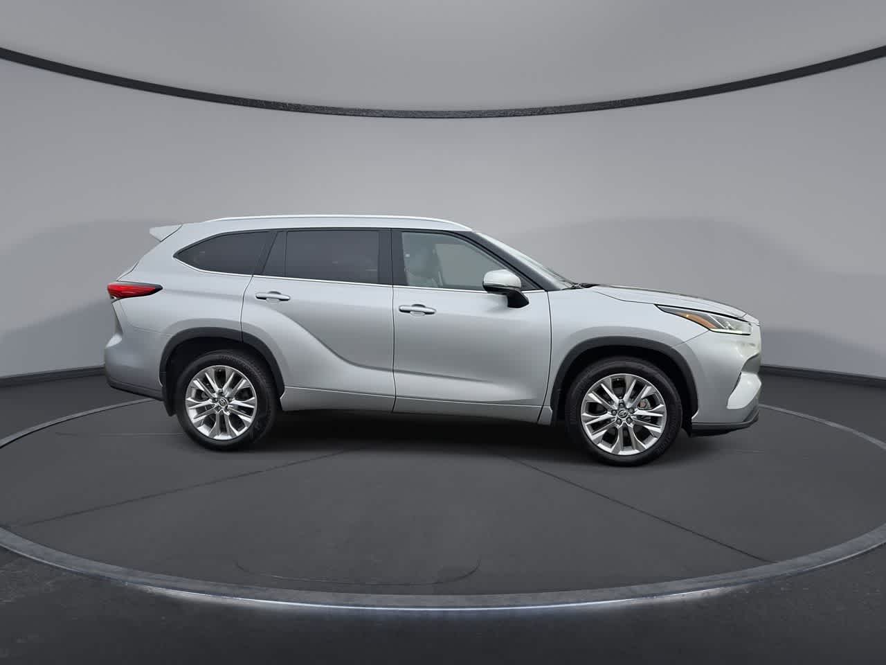 Thumbnail: 2021 Toyota Highlander - 9