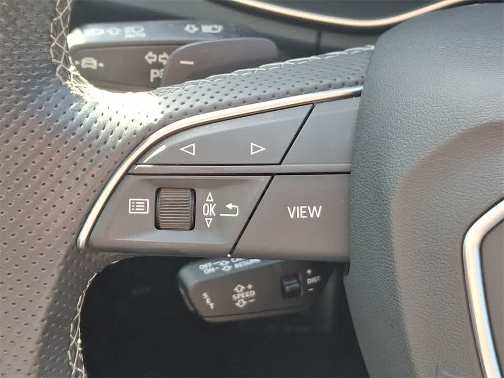 Thumbnail: 2023 Audi SQ5 - 23