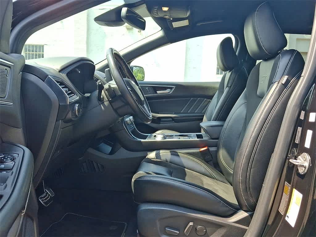 Thumbnail: 2023 Ford Edge - 17