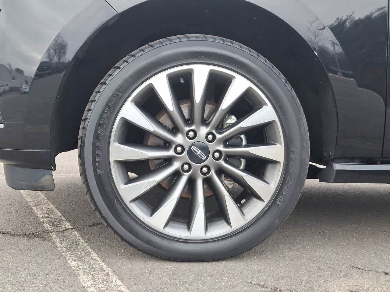 Thumbnail: 2019 Lincoln Navigator L - 29