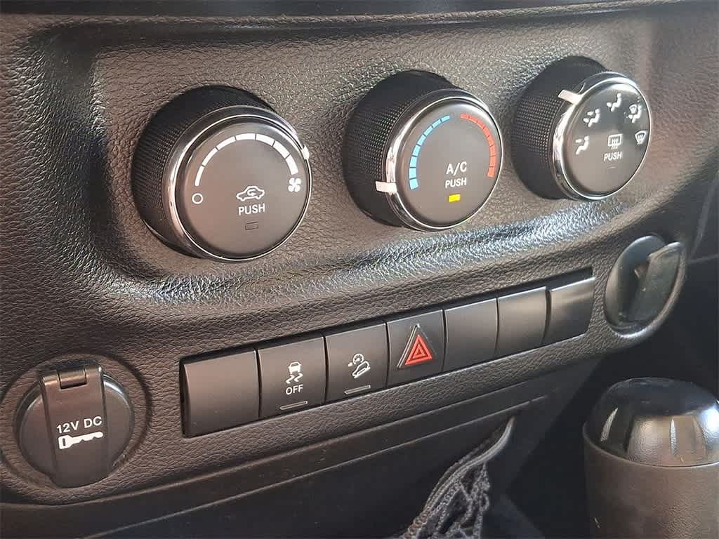 Thumbnail: 2012 Jeep Wrangler - 17