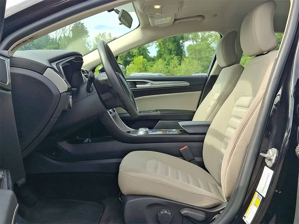 Thumbnail: 2018 Ford Fusion - 17