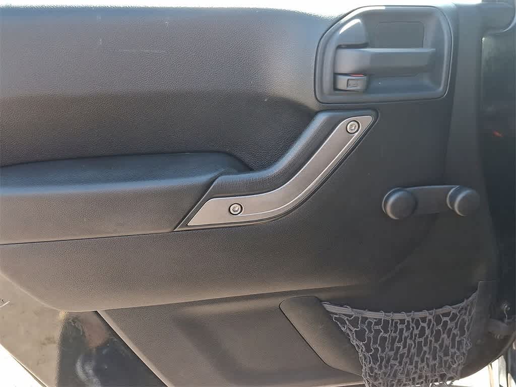 Thumbnail: 2012 Jeep Wrangler - 10