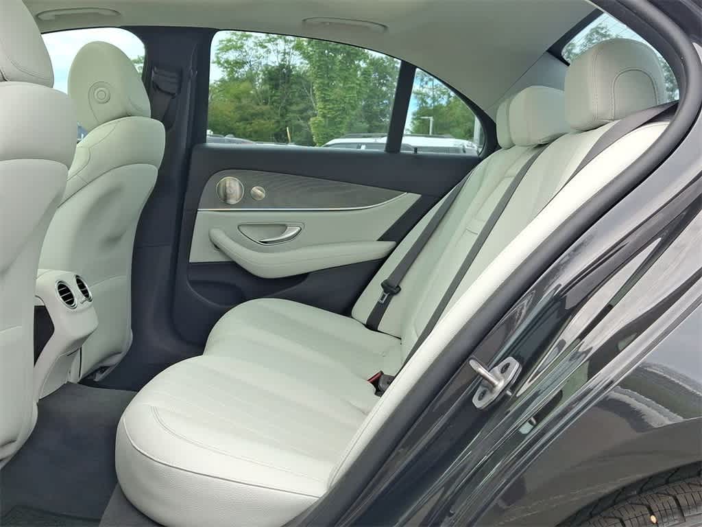 Thumbnail: 2022 Mercedes-Benz E-Class - 26