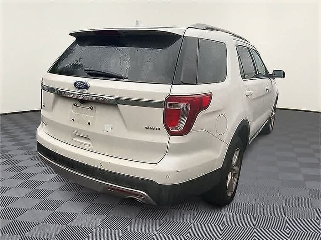 Thumbnail: 2017 Ford Explorer - 6