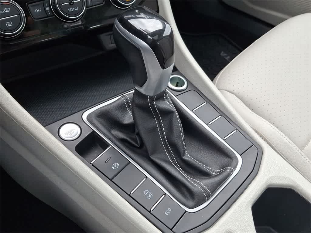 Thumbnail: 2023 Volkswagen Jetta - 18