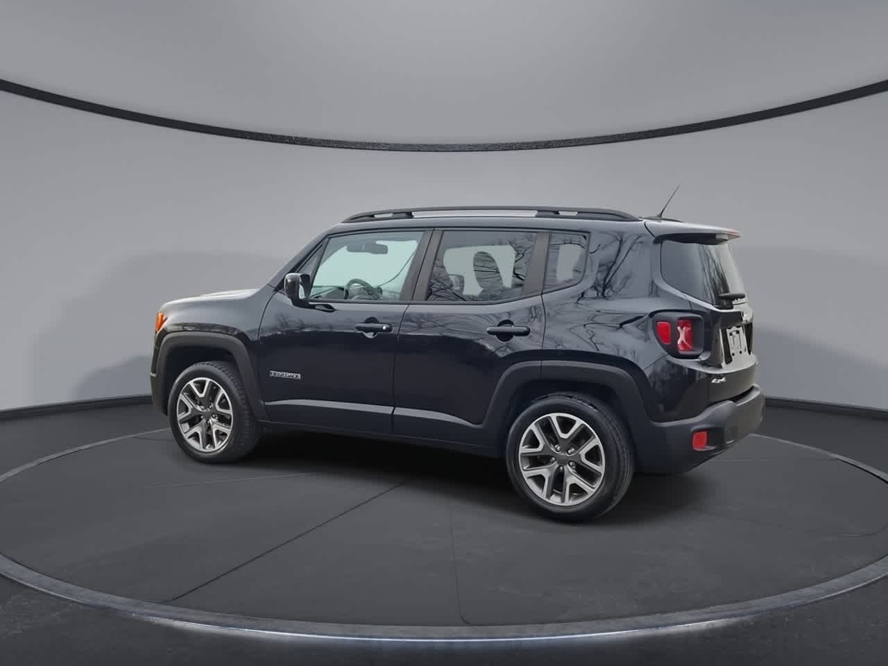 Thumbnail: 2017 Jeep Renegade - 6