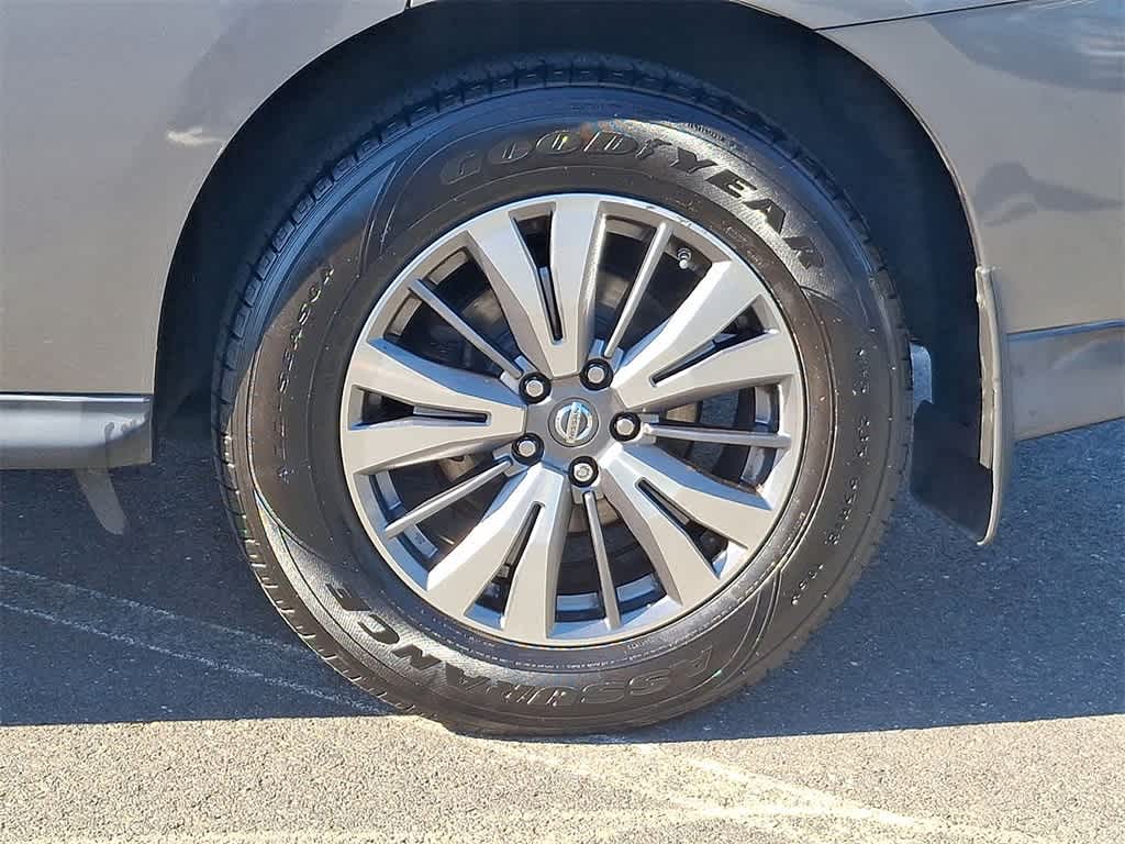 Thumbnail: 2017 Nissan Pathfinder - 29
