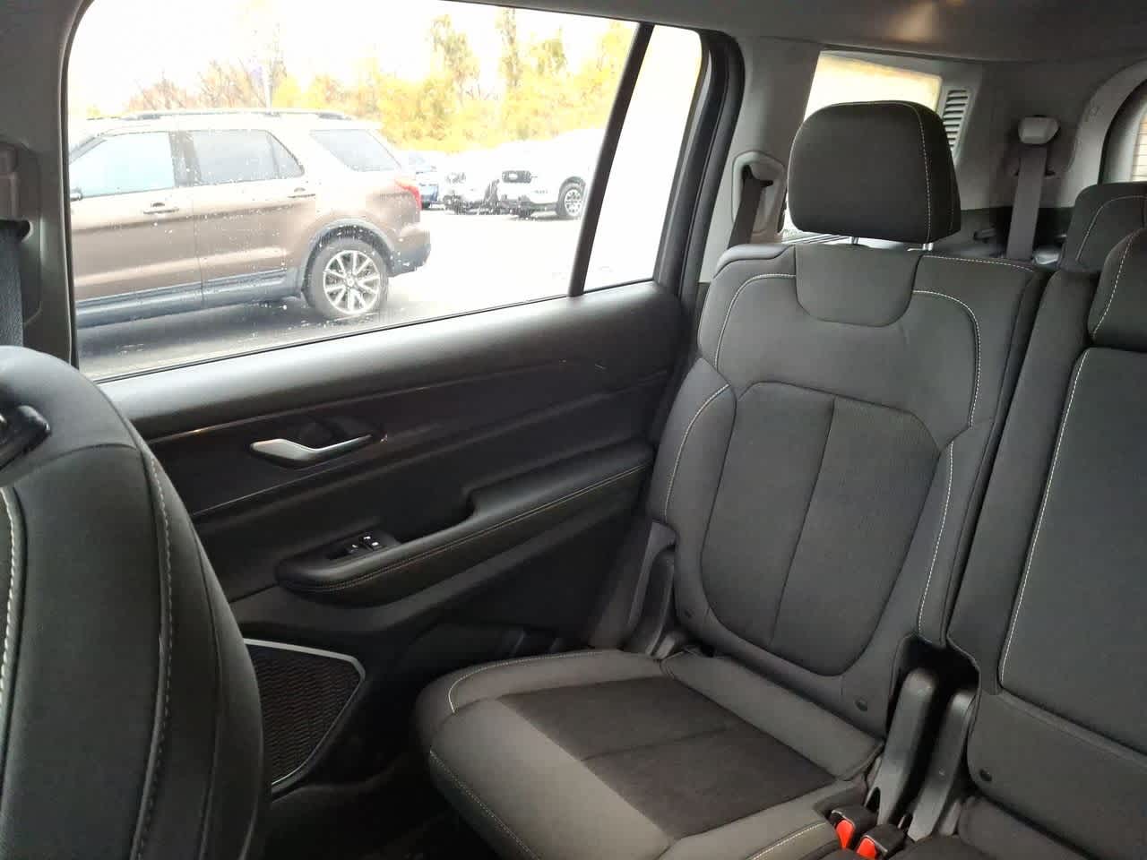 Thumbnail: 2021 Jeep Grand Cherokee L - 12