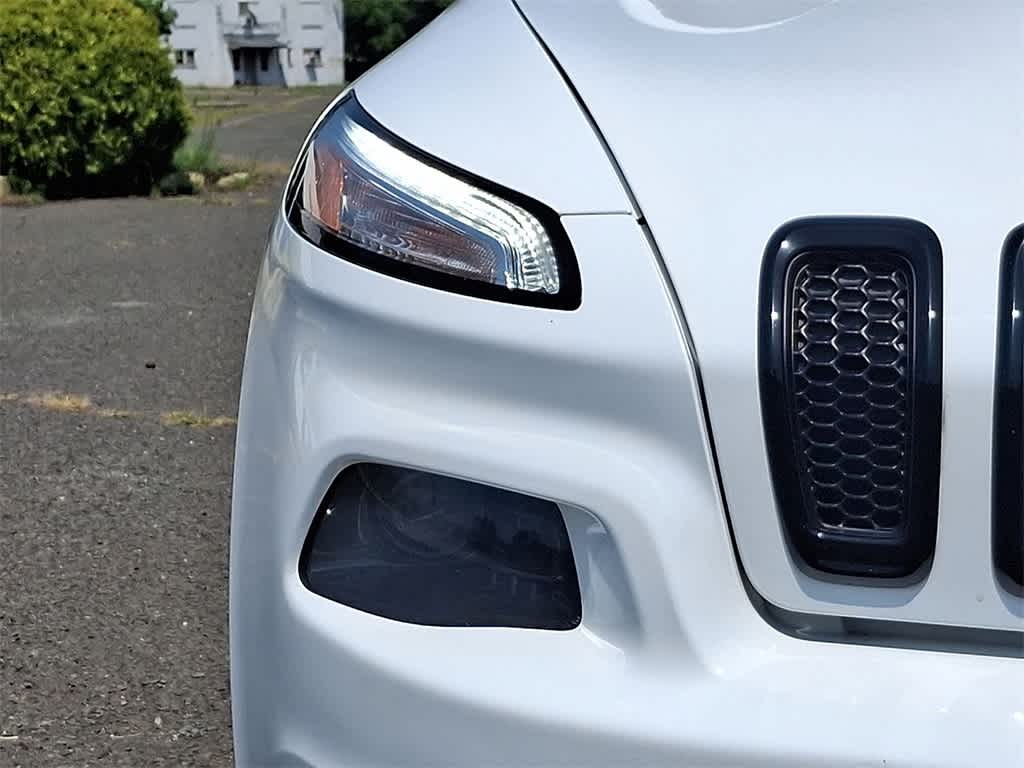 Thumbnail: 2016 Jeep Cherokee - 24