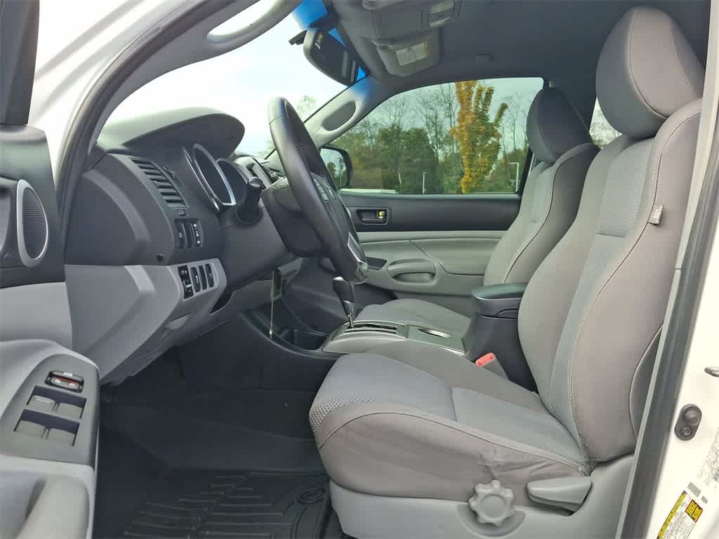 Thumbnail: 2012 Toyota Tacoma - 17