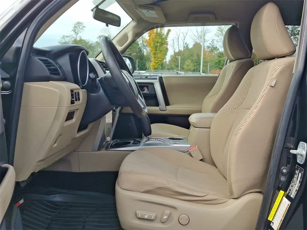 Thumbnail: 2013 Toyota 4Runner - 17