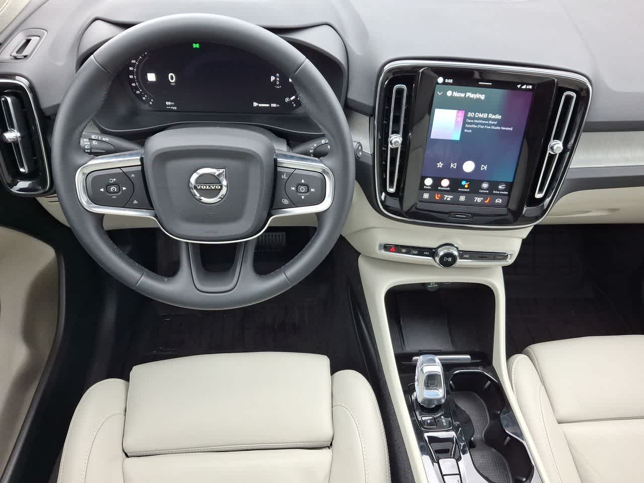 Thumbnail: 2025 Volvo XC40 - 27