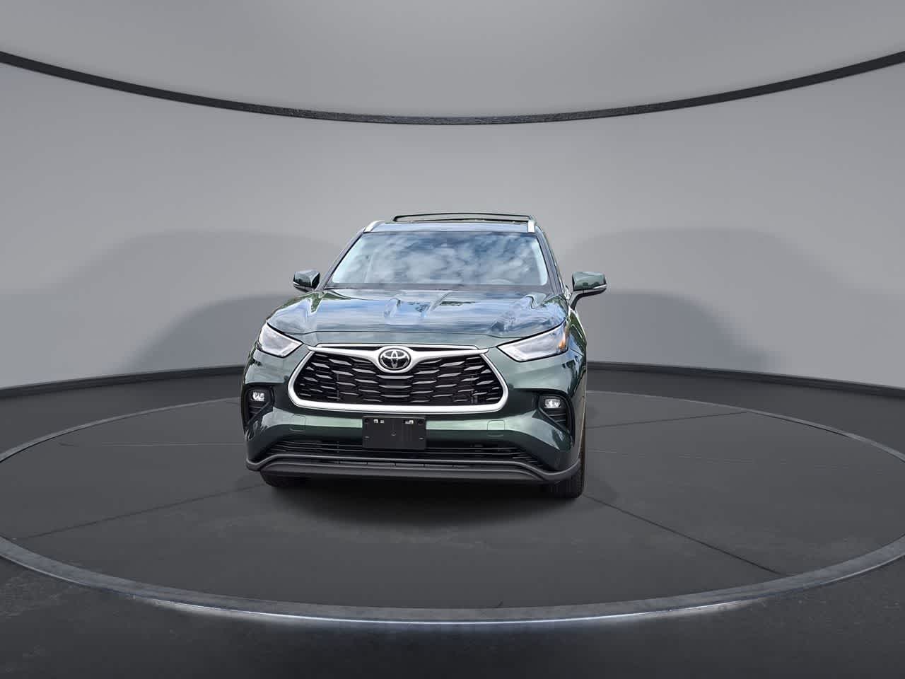 Thumbnail: 2023 Toyota Highlander - 3